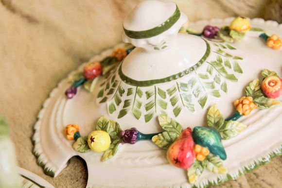 Фарфоровая супница "фруктовый сад"