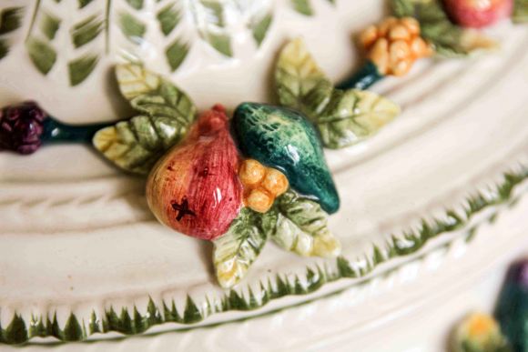 Фарфоровая супница "фруктовый сад"