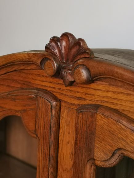 Большая витрина из дуба - аптекарский навесной шкафчик - винтажная аптечка