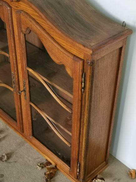 Большая витрина из дуба - аптекарский навесной шкафчик - винтажная аптечка