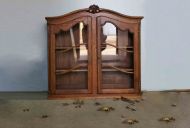 Большая витрина из дуба - аптекарский навесной шкафчик - винтажная аптечка Большая витрина из дуба - аптекарский навесной шкафчик - винтажная аптечка