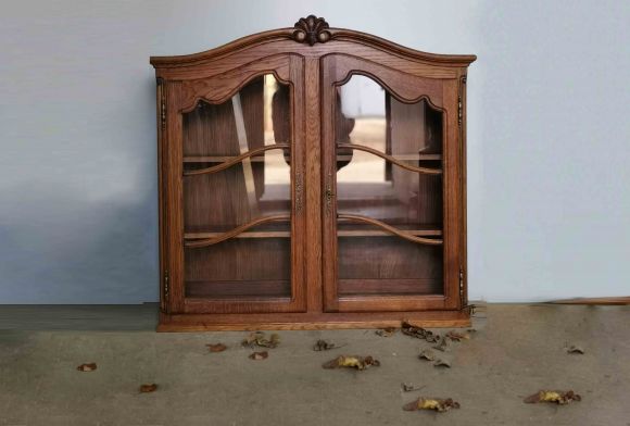 Большая витрина из дуба - аптекарский навесной шкафчик - винтажная аптечка