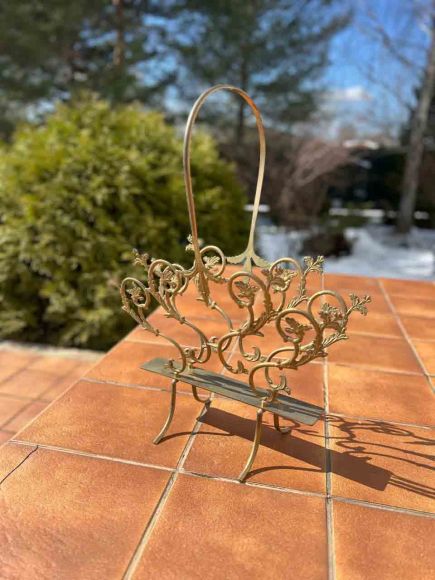 Антикварные латунная газетница