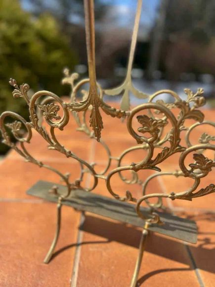 Антикварные латунная газетница