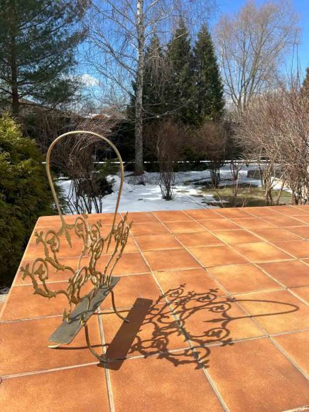 Антикварные латунная газетница