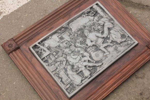 Очень интересное, антикварное панно в дубовой раме