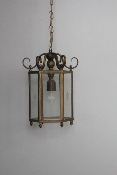 Интересная подвесная люстра со стеклом