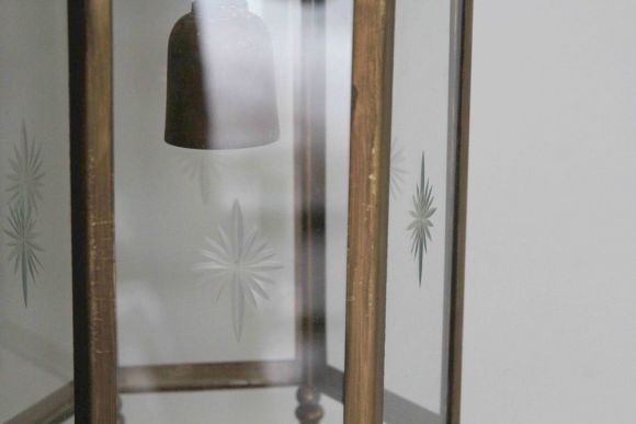 Интересная подвесная люстра со стеклом