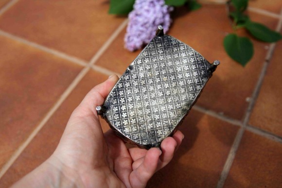 Миленькая шкатулочка в стиле мать и дитя, украшена Путти