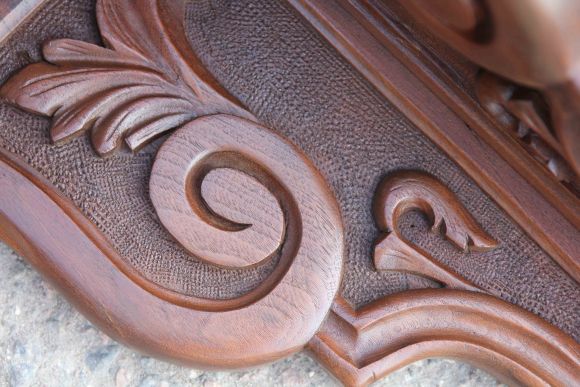 Старинная резная угловая полка