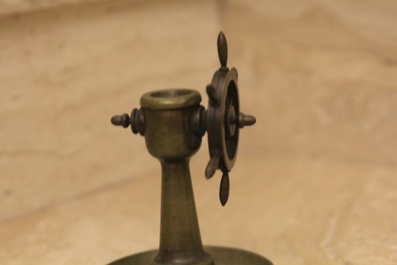 Очень интересная пепельница-штурвал. Европа. Начало 20 века