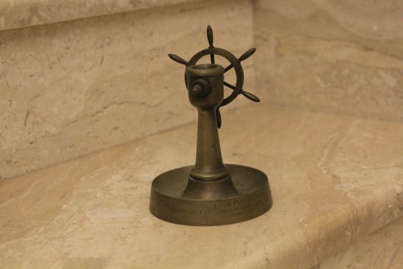 Очень интересная пепельница-штурвал. Европа. Начало 20 века