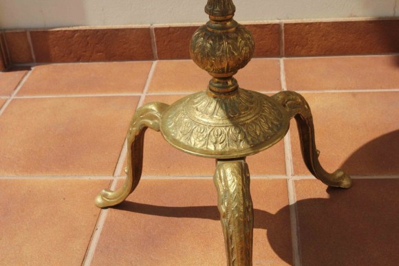 старинный латунный столик с натуральным ониксом. Европа. Начало 20 в