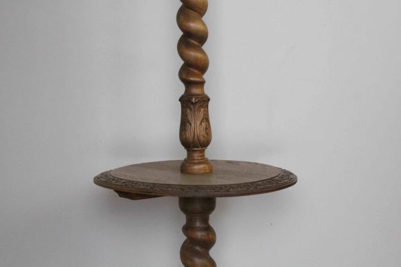 Старинный дубовый резной торшер. Европа. Начало 20 века