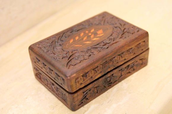 Винтажная резная шкатулка. Ручная работа