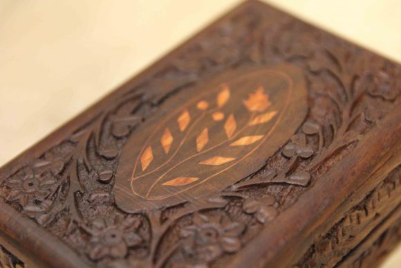 Винтажная резная шкатулка. Ручная работа