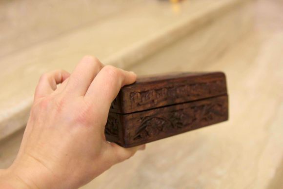 Винтажная резная шкатулка. Ручная работа