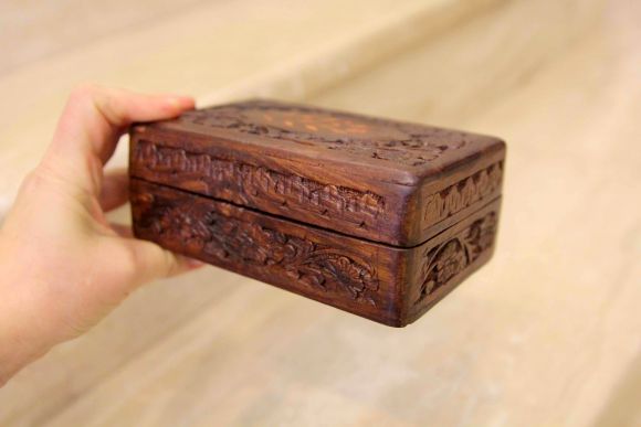 Винтажная резная шкатулка. Ручная работа
