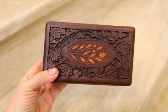 Винтажная резная шкатулка. Ручная работа