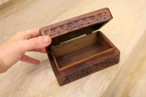 Винтажная резная шкатулка. Ручная работа