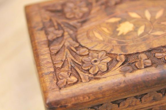 Винтажная резная шкатулка. Ручная работа