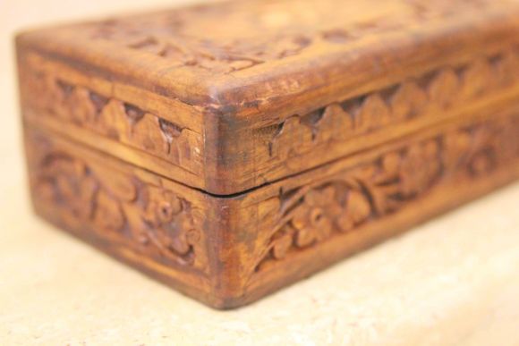 Винтажная резная шкатулка. Ручная работа
