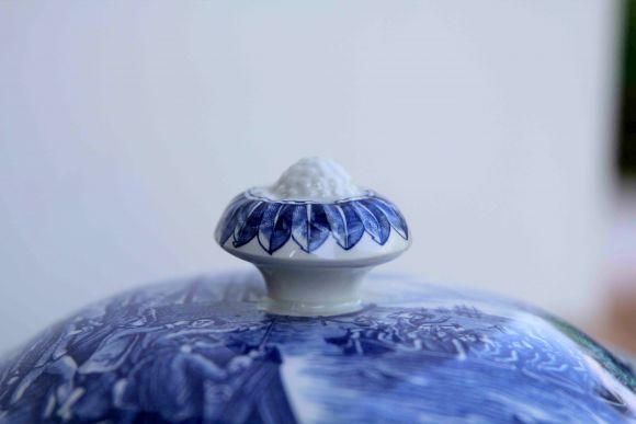 Английская винтажная супница в голубых тонах