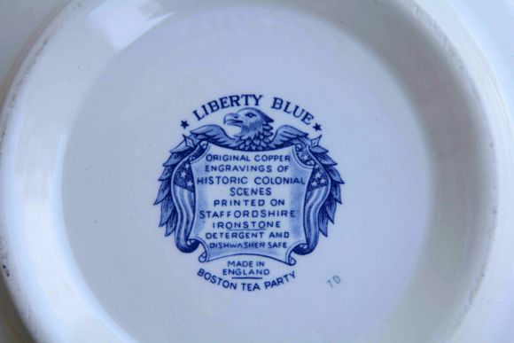 Английская винтажная супница в голубых тонах