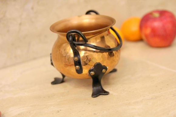 Хорошенький и компактный котелок из меди для различной мелочи. Европа. Начало 20 века