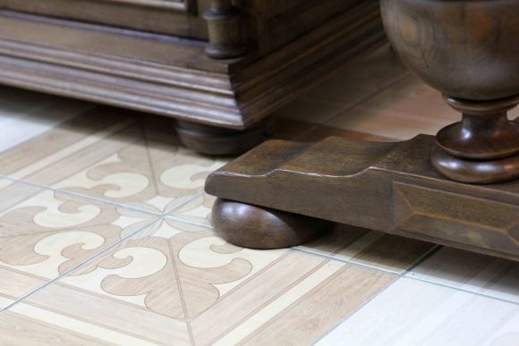 Антикварный массивный дубовый стол