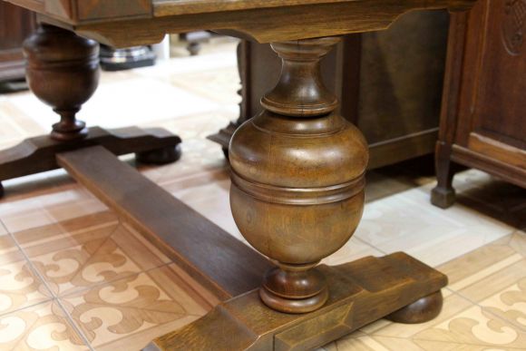 Антикварный массивный дубовый стол