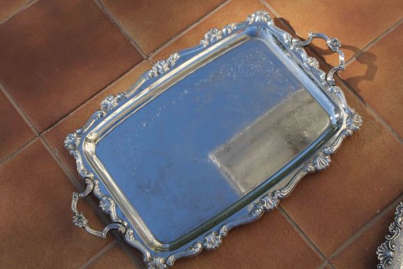 Красивый винтажный поднос в хорошем состоянии. Европа. 20век.