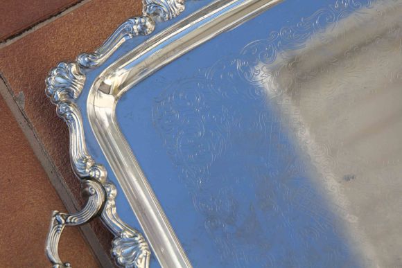 Красивый винтажный поднос в хорошем состоянии. Европа. 20век.