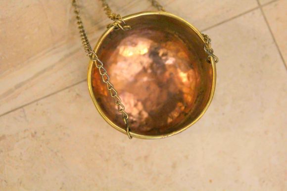 Старинные чашечные подвесные весы