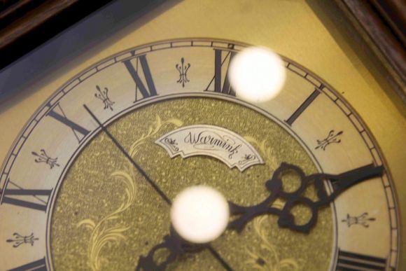 Интересные винтажные настенные часы. Европа. Начало 20 века