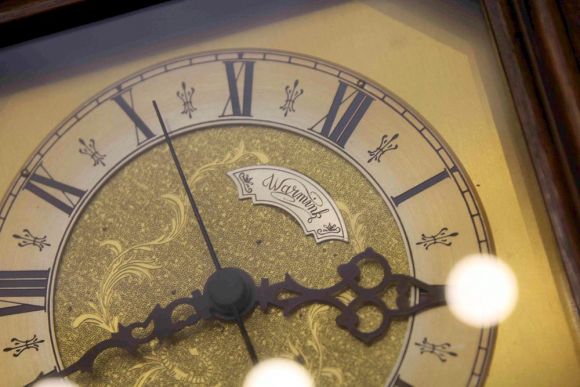 Интересные винтажные настенные часы. Европа. Начало 20 века