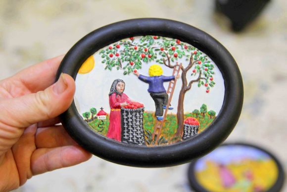 Времена года тарелочки из глины. Европа. Начало 20 века