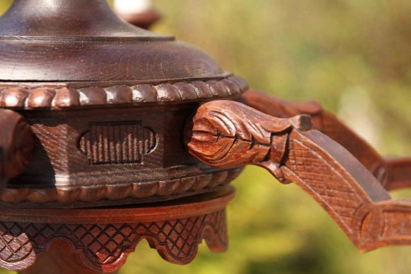 Потрясающая антикварная резная люстра из дуба