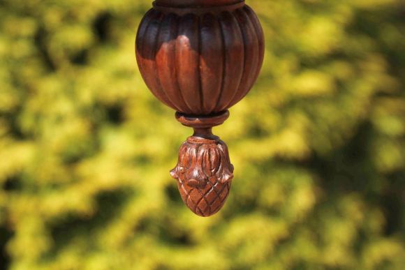 Потрясающая антикварная резная люстра из дуба