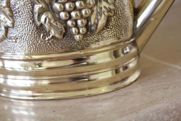 Замечательная, удобная, антикварная лейка из латуни