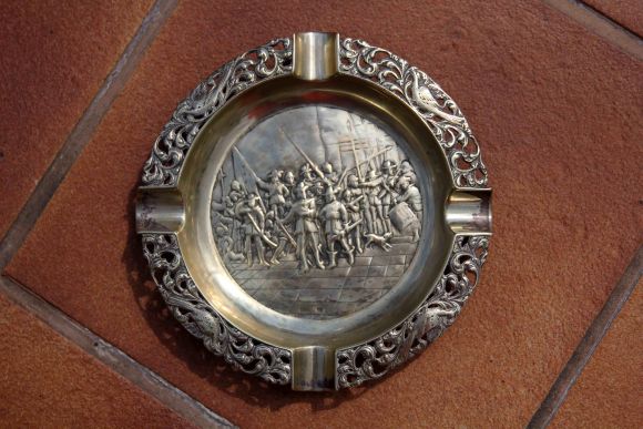 Сигарная пепельница "Армия его величества". Европа