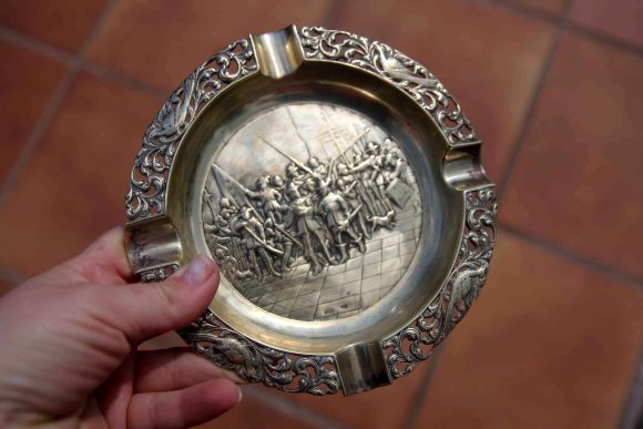 Сигарная пепельница "Армия его величества". Европа