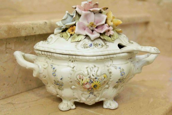 Супница Bassano среднего размера с половником 