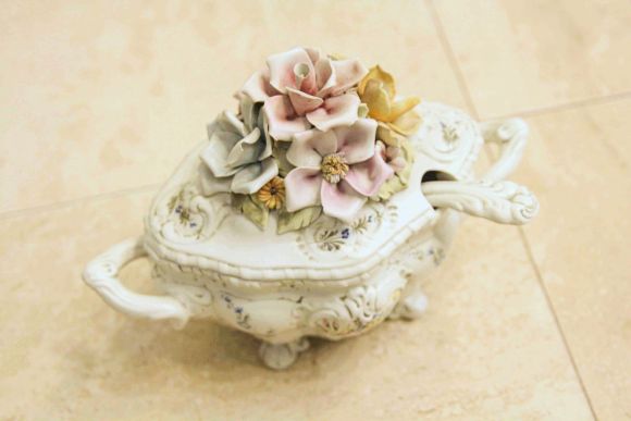 Супница Bassano среднего размера с половником 