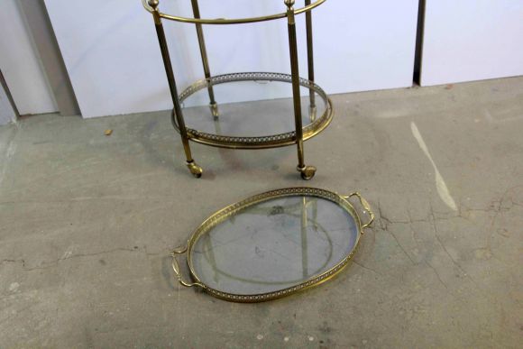 Сервировочный столик с двумя съёмными подносами