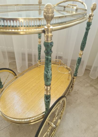 Очень красивый сервировочный столик. Европа. Середина 20века.