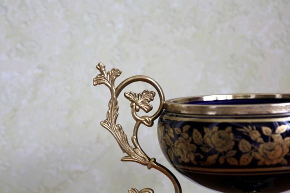 Винтажная ваза с латунными ручками.Европа. Начало 20 века