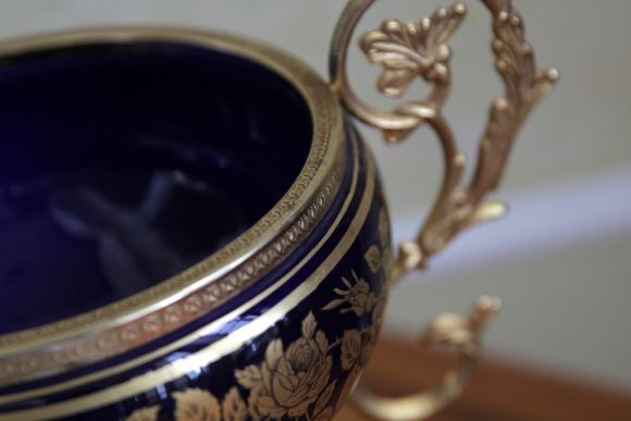 Винтажная ваза с латунными ручками.Европа. Начало 20 века