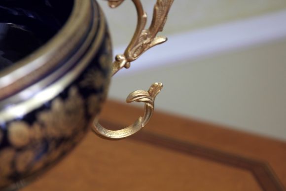 Винтажная ваза с латунными ручками.Европа. Начало 20 века