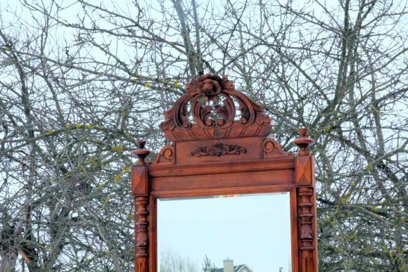 Великолепное, старинное напольное зеркало